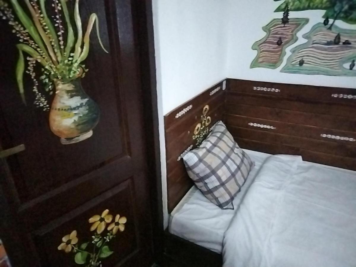 Casa Piscul Lupului Villa Pucioasa Ngoại thất bức ảnh