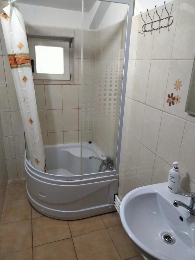 Casa Piscul Lupului Villa Pucioasa Ngoại thất bức ảnh