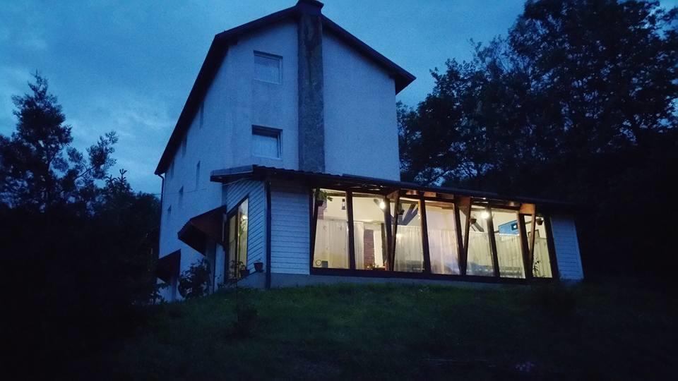 Casa Piscul Lupului Villa Pucioasa Ngoại thất bức ảnh