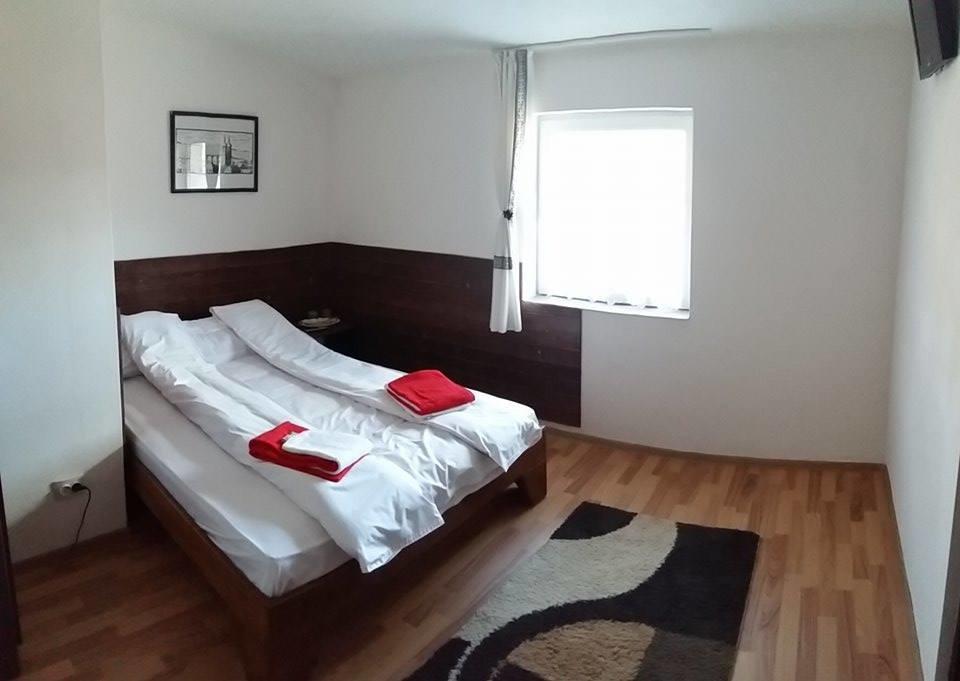 Casa Piscul Lupului Villa Pucioasa Ngoại thất bức ảnh