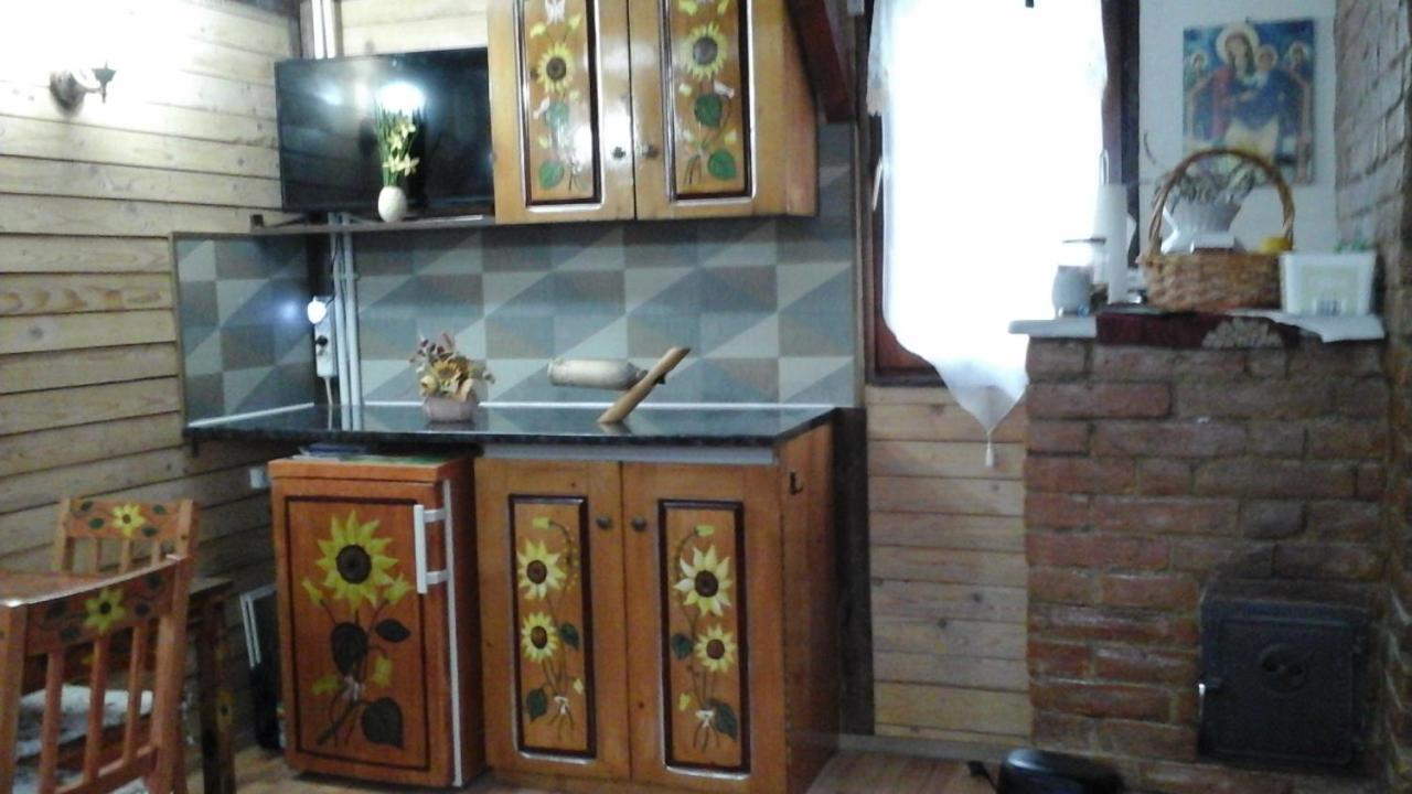 Casa Piscul Lupului Villa Pucioasa Ngoại thất bức ảnh